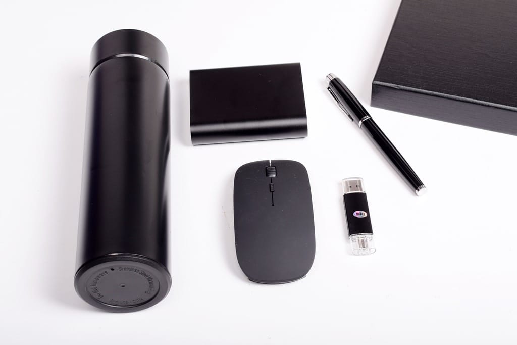 Executive Gift Set with Flask and Power Bank